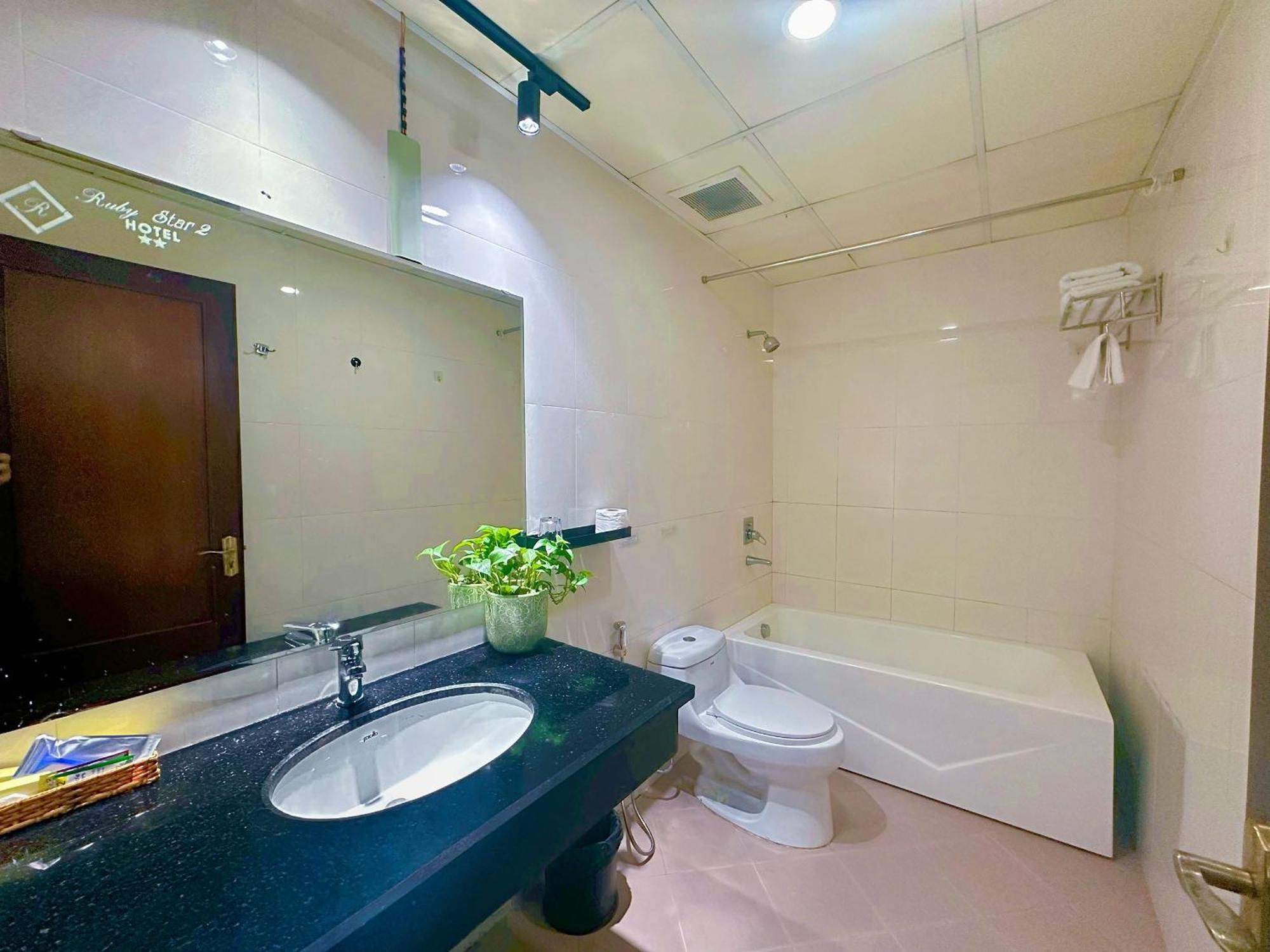 Ruby Star Hotel- Near Ben Thanh Market ホーチミン市 エクステリア 写真